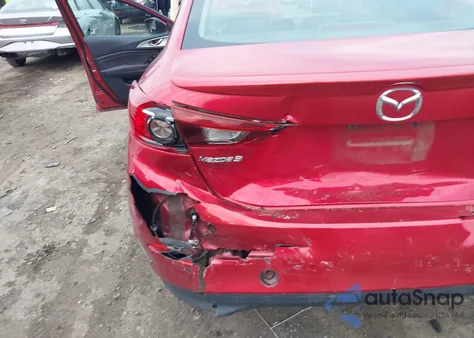 2018 Mazda Mazda3 Touring из США, поврежденный, VIN 3MZBN1V38JM214667